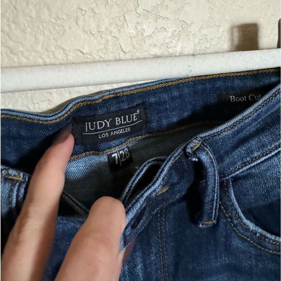 Judy Blue BRITTNEY MID RISE CUT HEM BOOTCUT Jeans Size 28/7 in Dark Blue - Picture 11 of 14